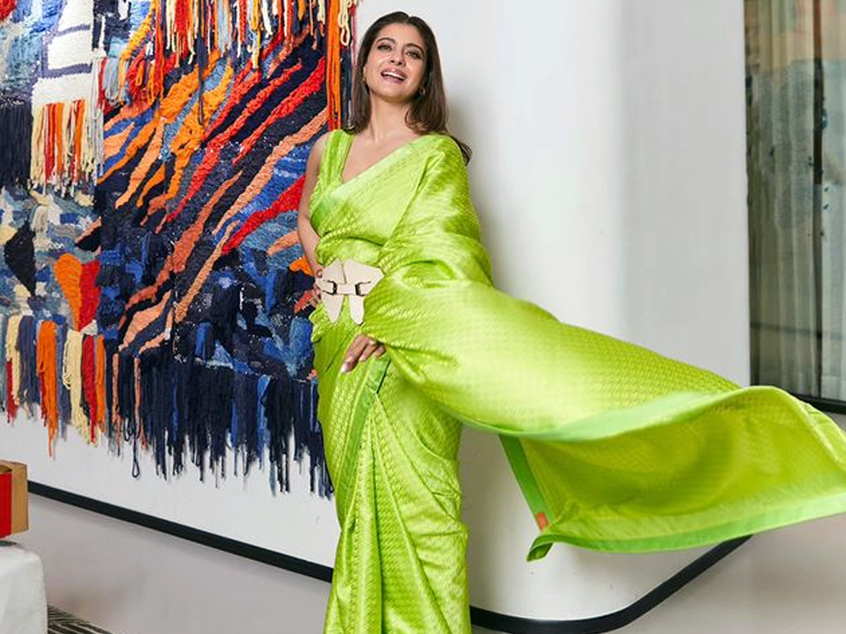 Kajol_20and_20Neha_20kakkar1.jpg 2