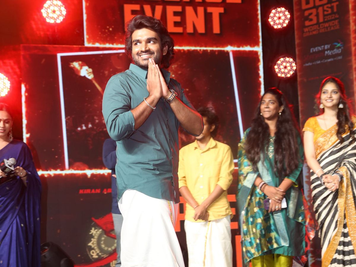 Kiran_20Abbavaram_20KA_20Pre_20Release_20Event_20HD_20Photos_6.jpg 6