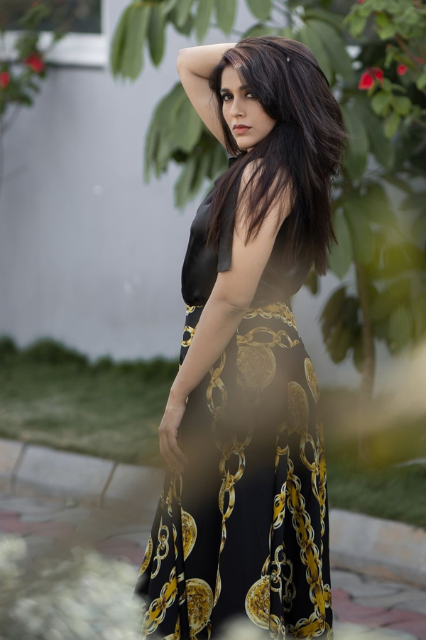 Rashmi-Gautam-2.jpg 3