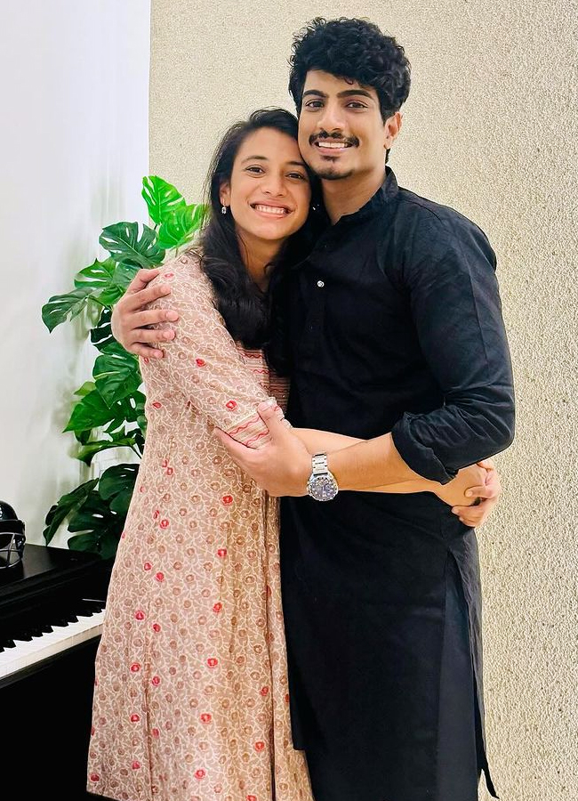Smrithi_20Mandana_20Century14.jpg 15
