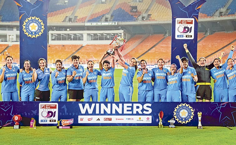 WOMEN-TEAM.jpg