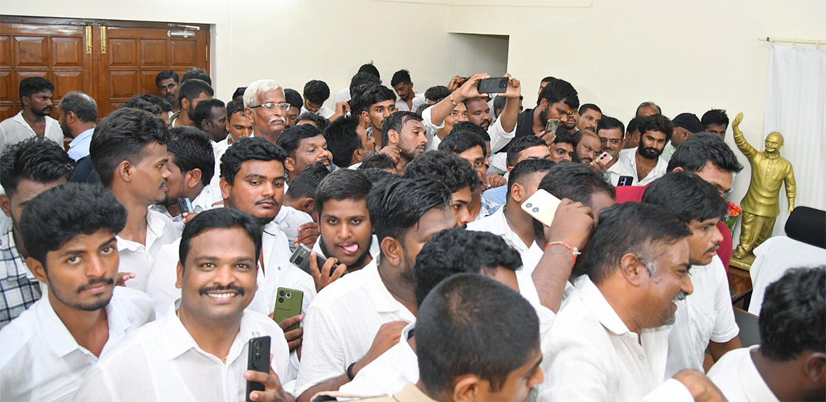 YS_20Jagan_20Praja_20Darbar_20At_20Kadapa_20Pulivendula_20Photos__20_2819_29.jpg 19