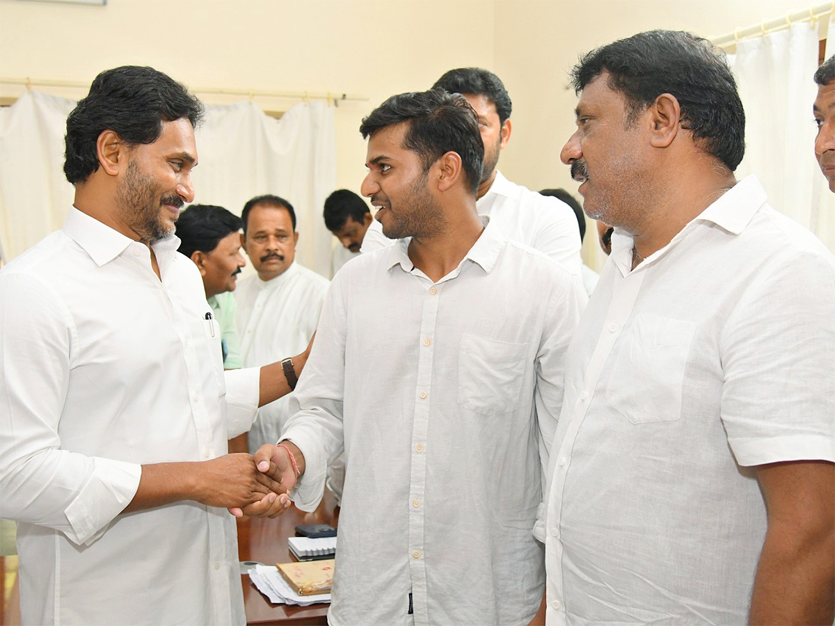 YS_20Jagan_20Praja_20Darbar_20At_20Kadapa_20Pulivendula_20Photos__20_2821_29.jpg 21