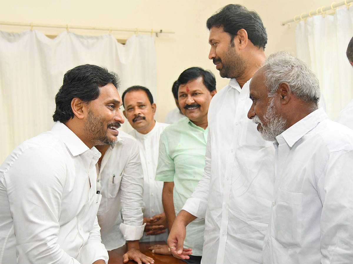 YS_20Jagan_20Praja_20Darbar_20At_20Kadapa_20Pulivendula_20Photos__20_2822_29.jpg 22