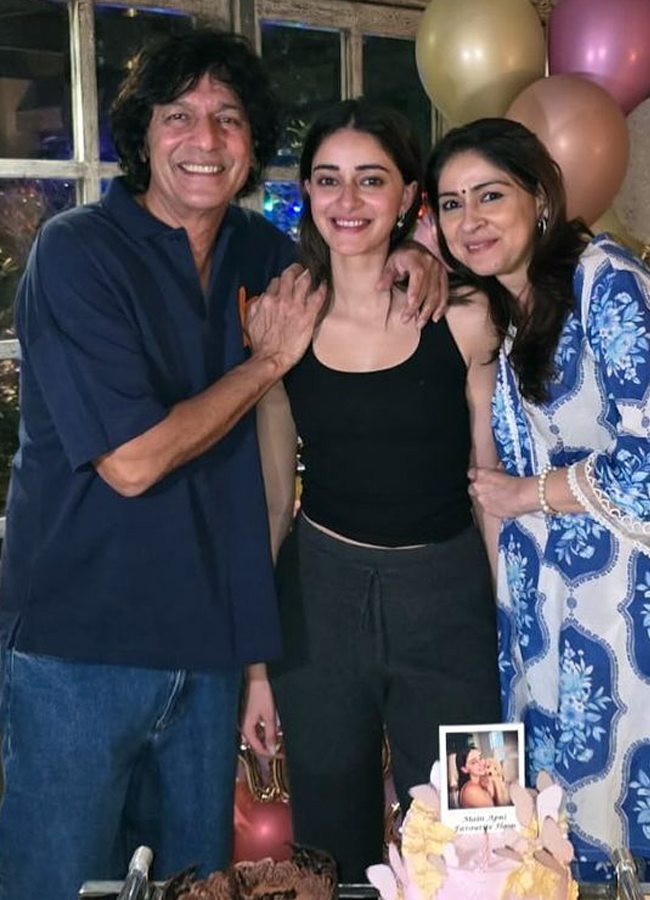 Ananya_20Panday_20Birthday3.jpg 4