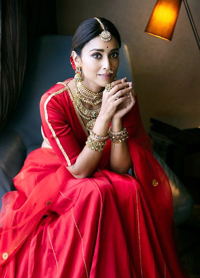 Shriya_20sharan_20diwali_20celebrations1.jpg 2