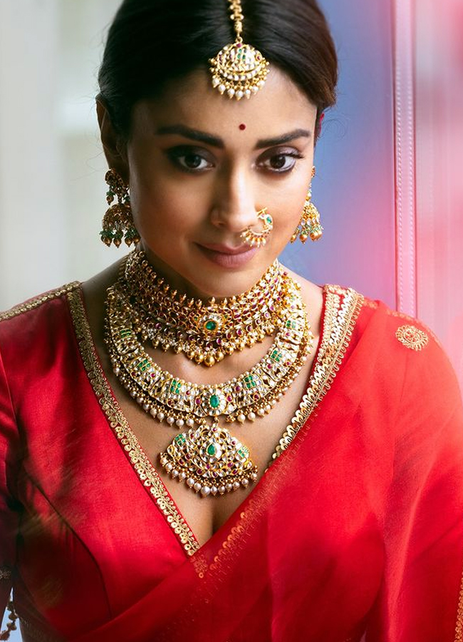 Shriya_20sharan_20diwali_20celebrations5.jpg 6