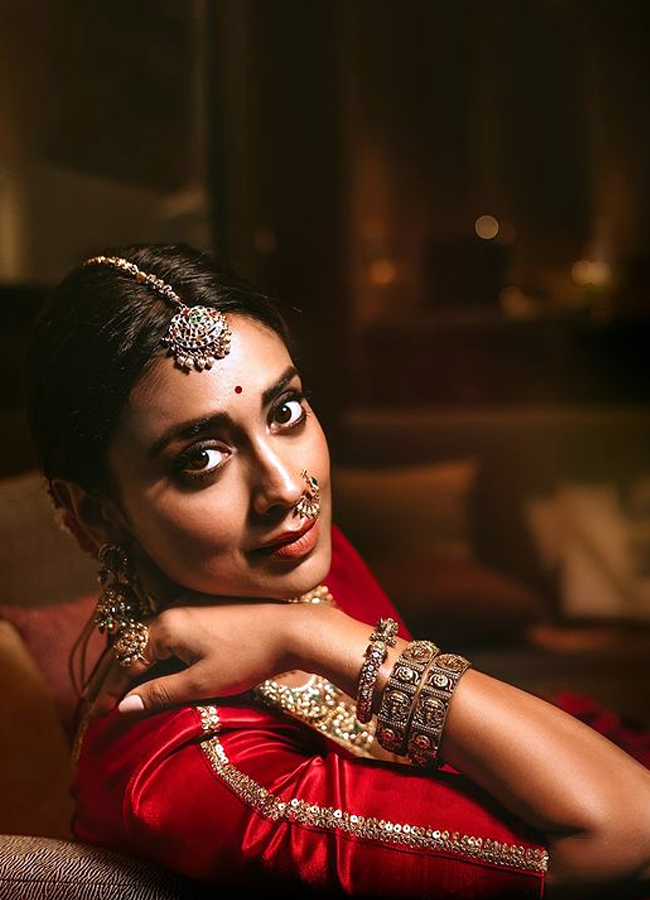 Shriya_20sharan_20diwali_20celebrations6.jpg 7