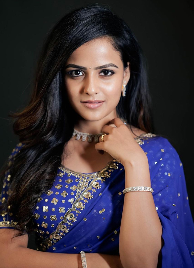 Vaishnavi_20Chaitanya_20diwali_20look11.jpg 12
