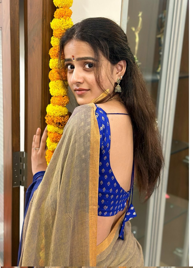 Vaishnavi_20Chaitanya_20diwali_20look2.jpg 3