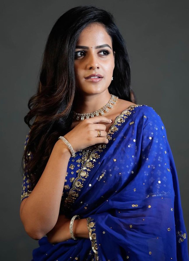 Vaishnavi_20Chaitanya_20diwali_20look9.jpg 10