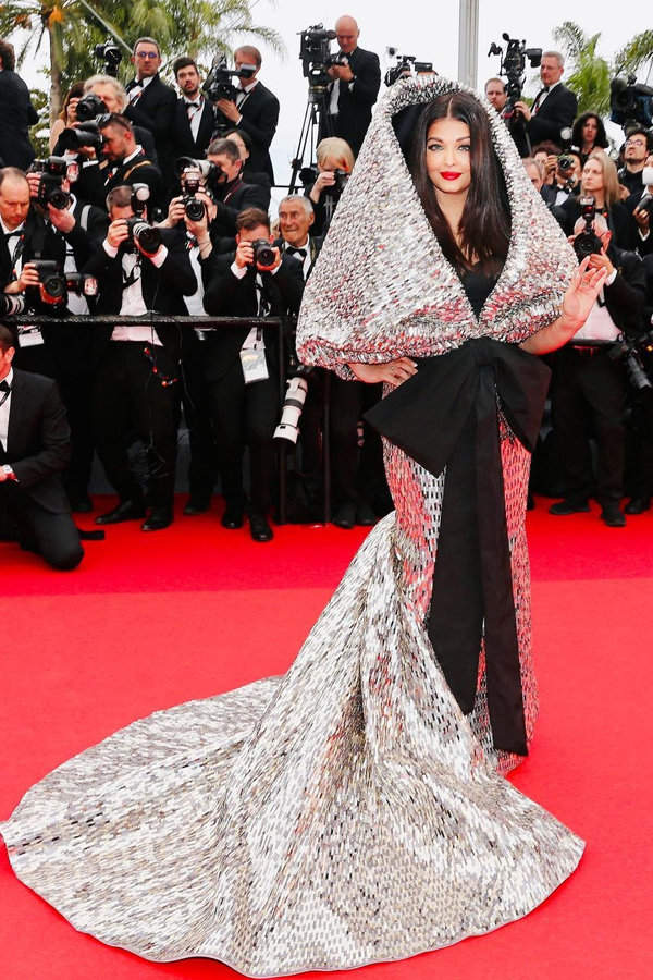 Aishwarya-Rai-Bachchan-10_0.jpg 11
