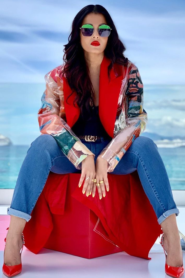 Aishwarya-Rai-Bachchan-14_0.jpg 15
