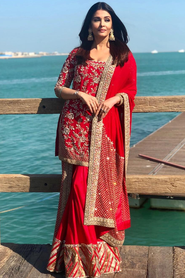 Aishwarya-Rai-Bachchan-15_0.jpg 16