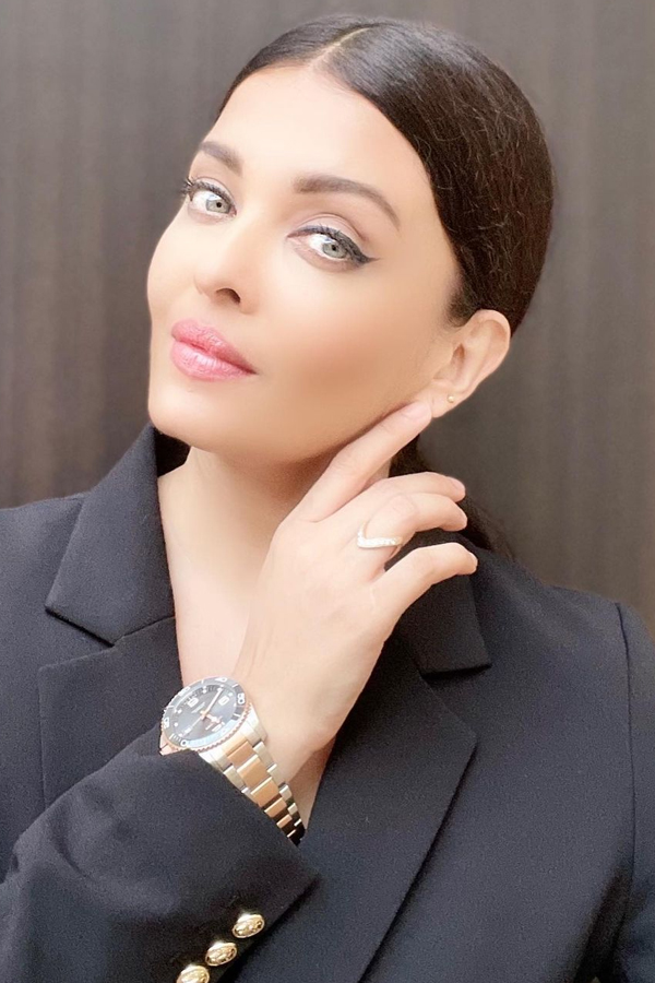 Aishwarya-Rai-Bachchan-3_0.jpg 4