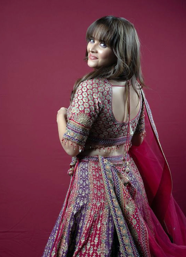 Anasuya_20Diwali_20look_20_2814_29.jpg 13