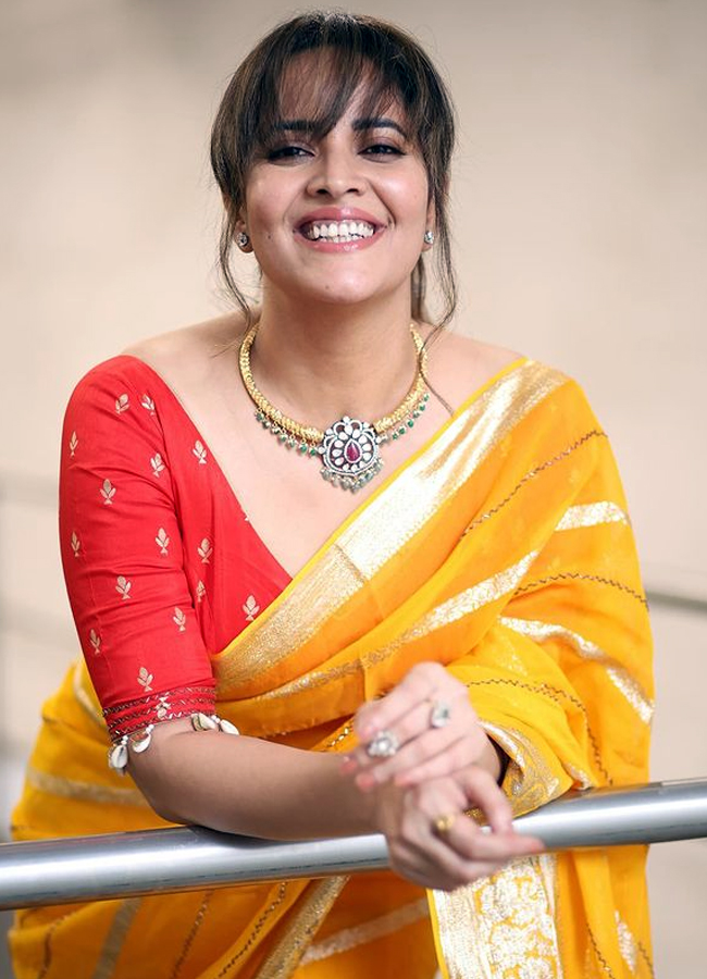 Anasuya_20Diwali_20look_20_2816_29.jpg 15
