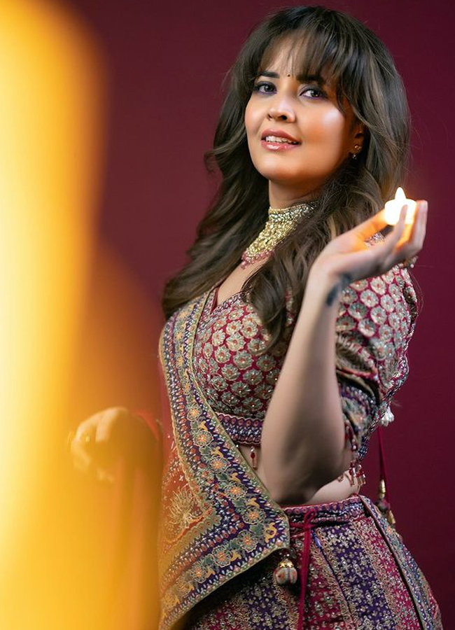 Anasuya_20Diwali_20look_20_284_29.jpg 3