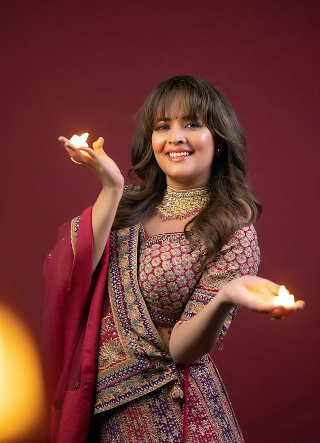 Anasuya_20Diwali_20look_20_285_29.jpg 4