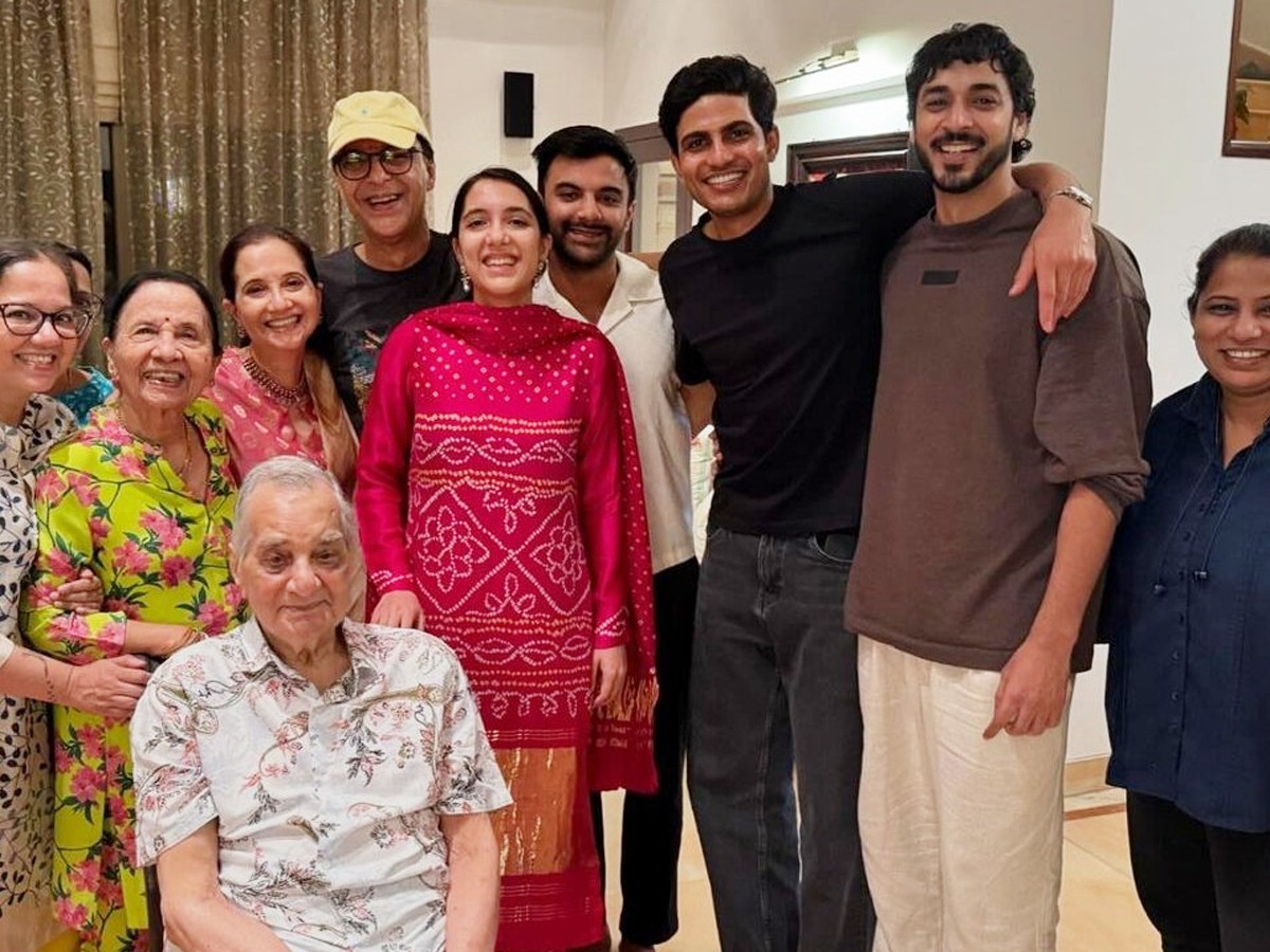 Cricketers-Diwali-Celebration-11.jpg 11