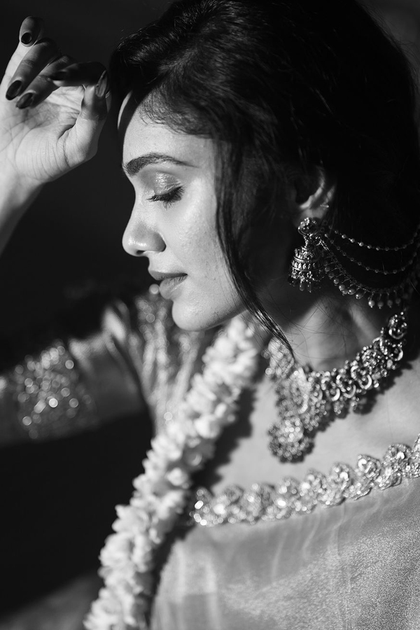 Tejaswini-Gowda-16.jpg 17