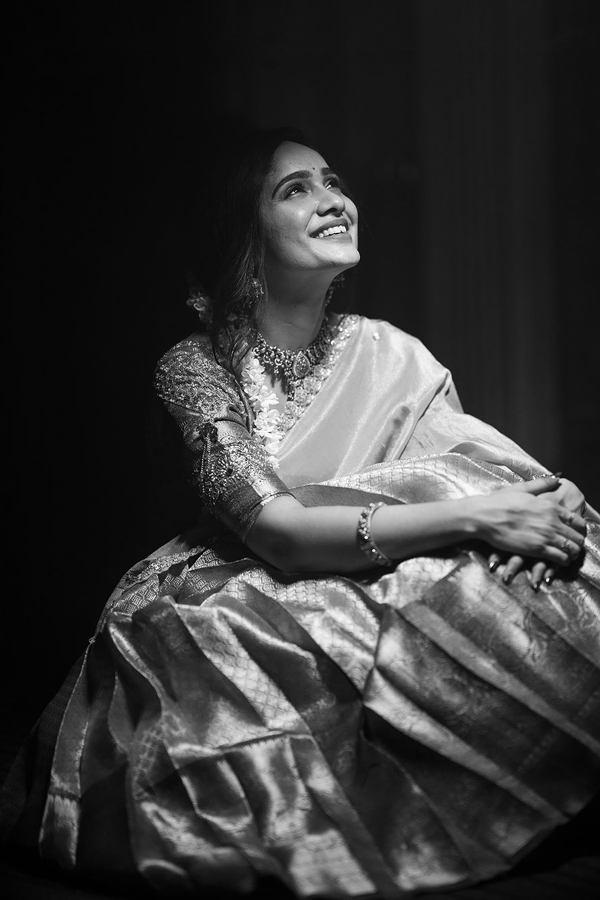 Tejaswini-Gowda-20.jpg 21