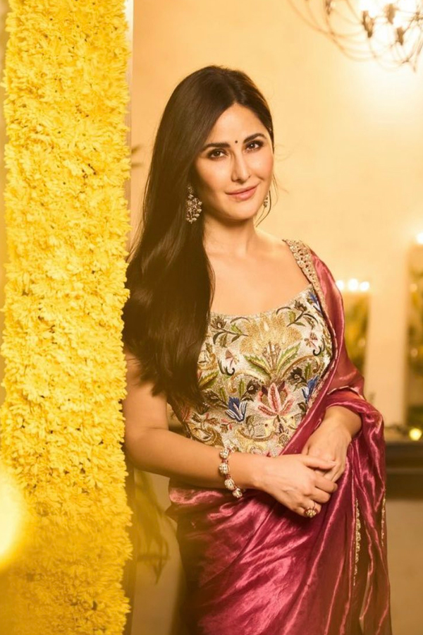 KatrinaKaif_20and-VickyKaushal-diwali2024_0.jpg 8