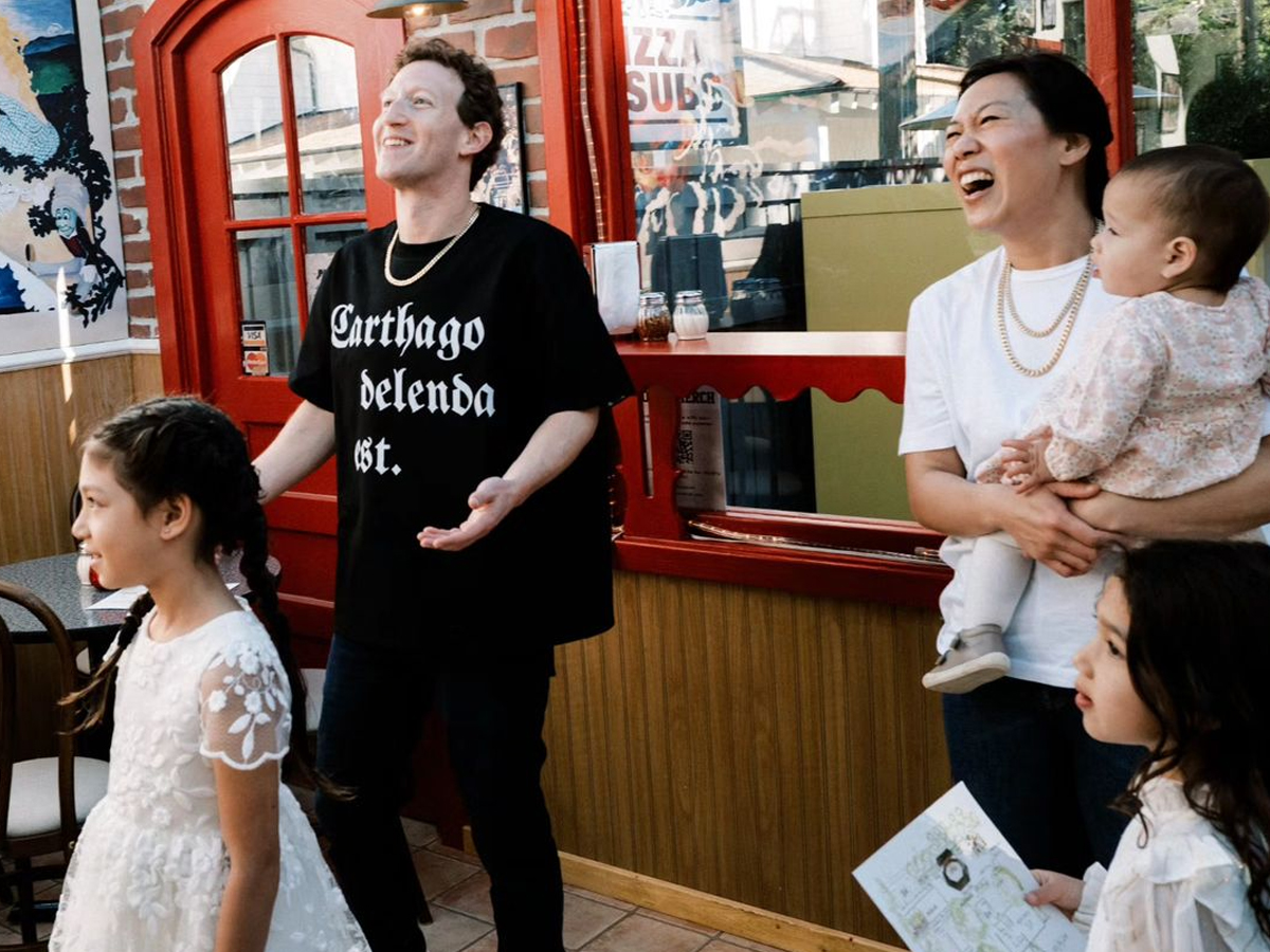 Mark-Zuckerberg-Halloween-5.jpg 6