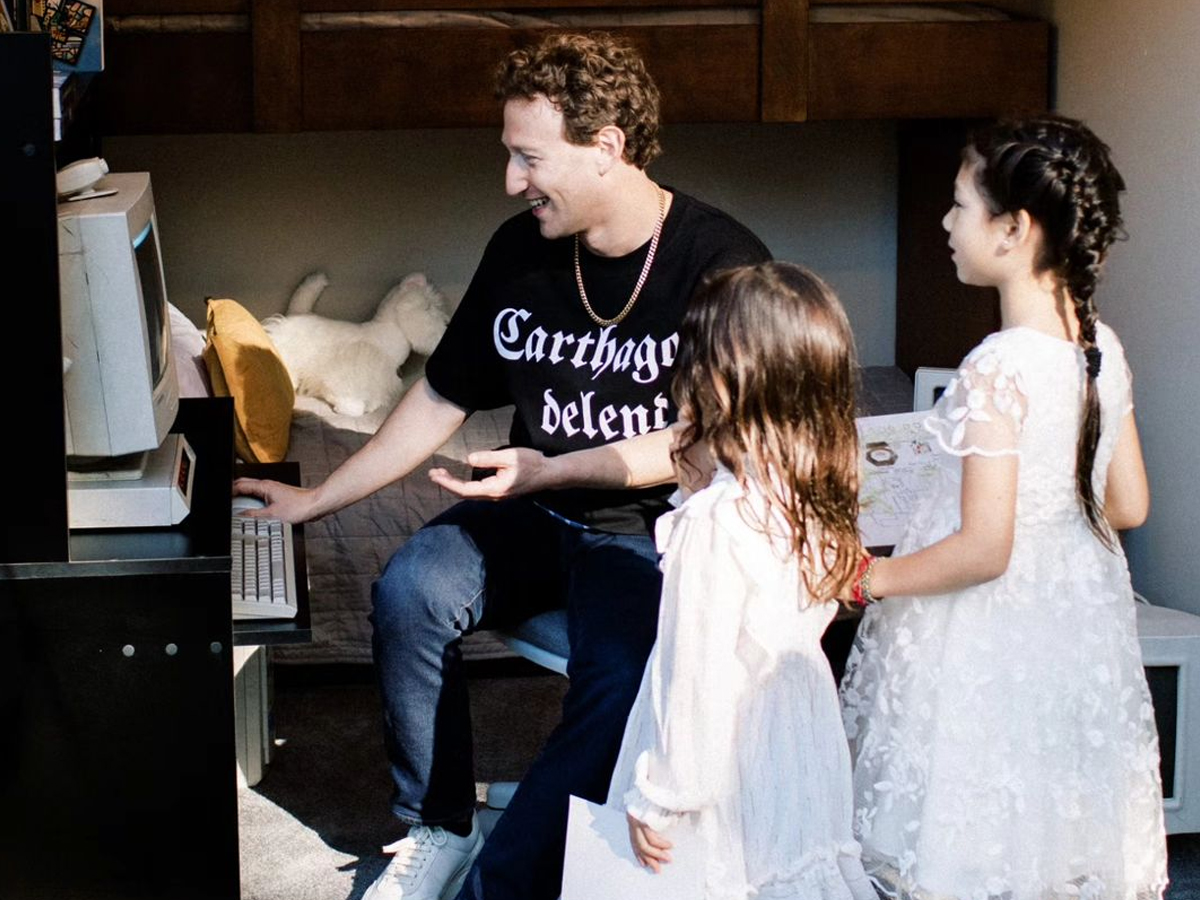 Mark-Zuckerberg-Halloween-6.jpg 7