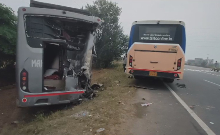 Nalgonda-Bus-Accident-Kodada.jpg