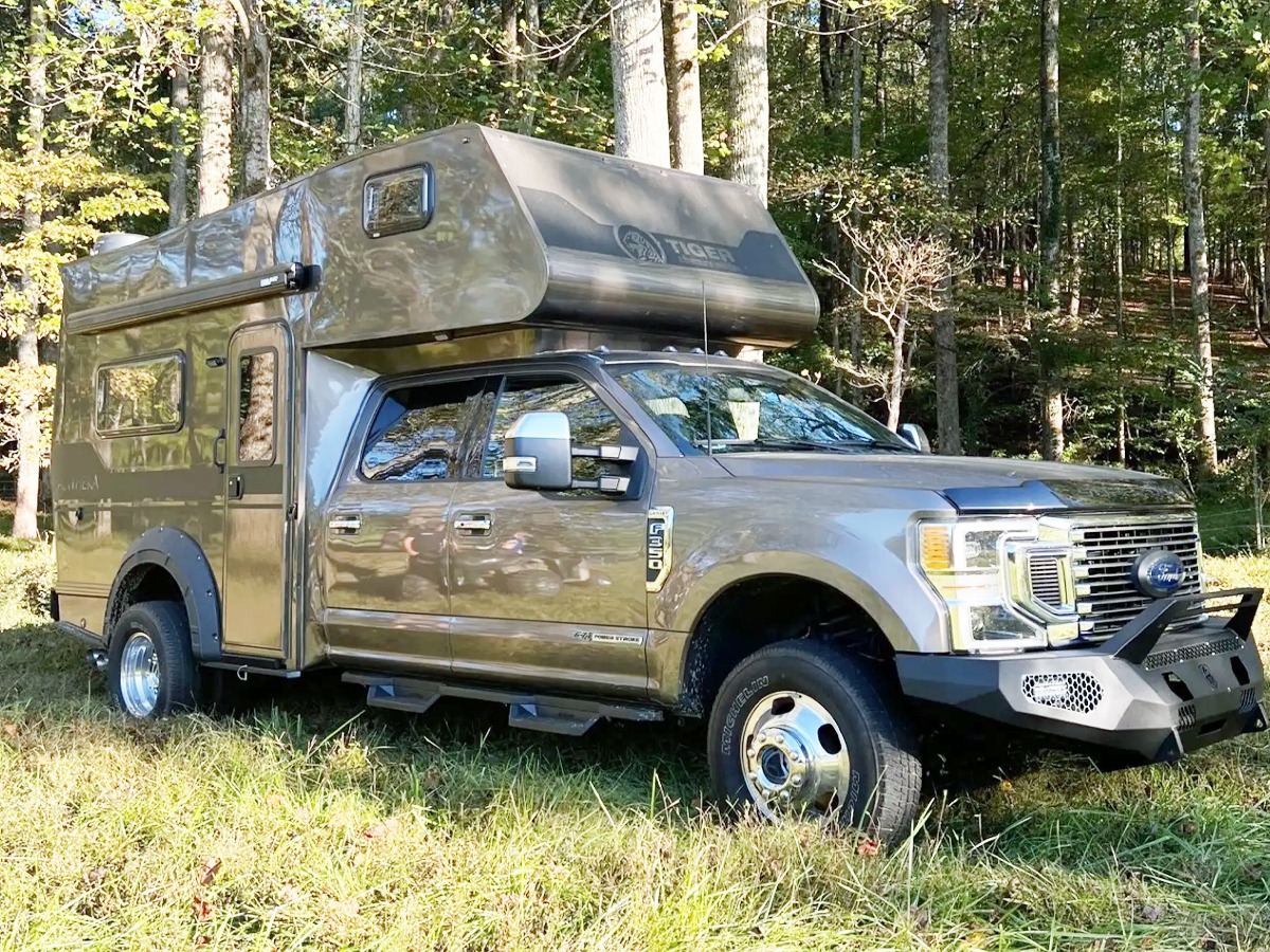 Fierce_20Ford_20Super_20Duty_20Camper_20Truck1.jpg 15