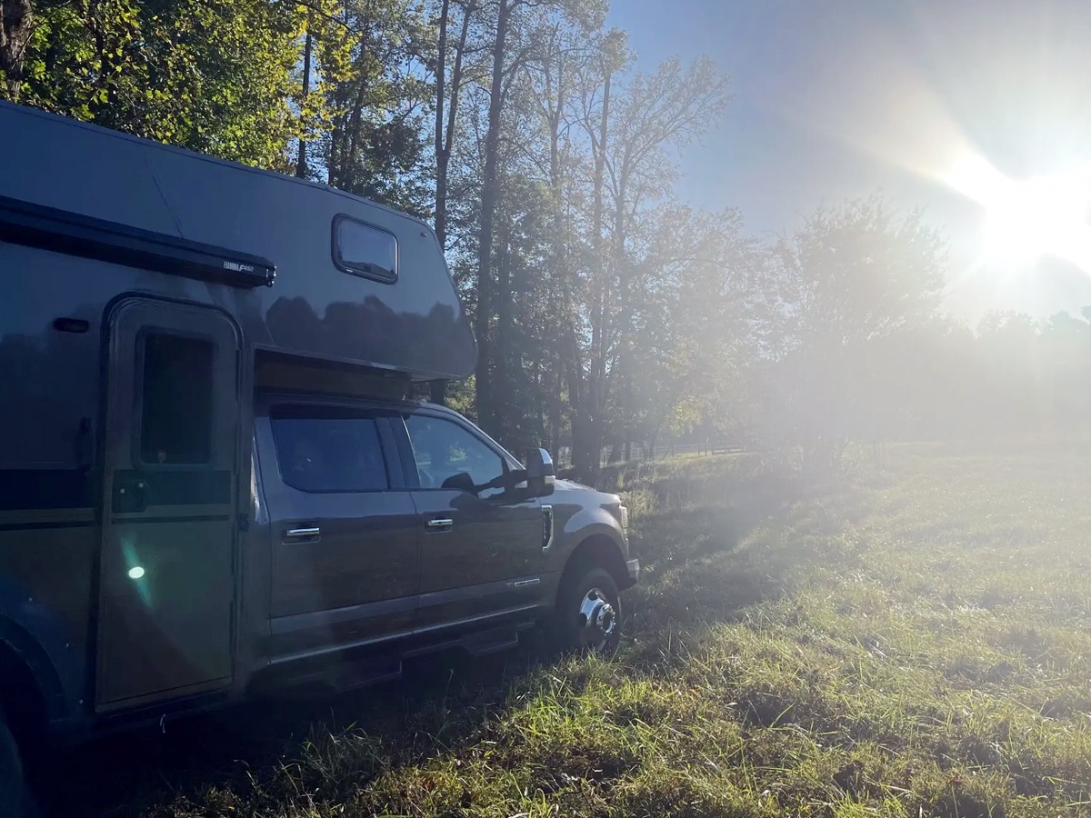 Fierce_20Ford_20Super_20Duty_20Camper_20Truck1_20_281_29.jpg 12