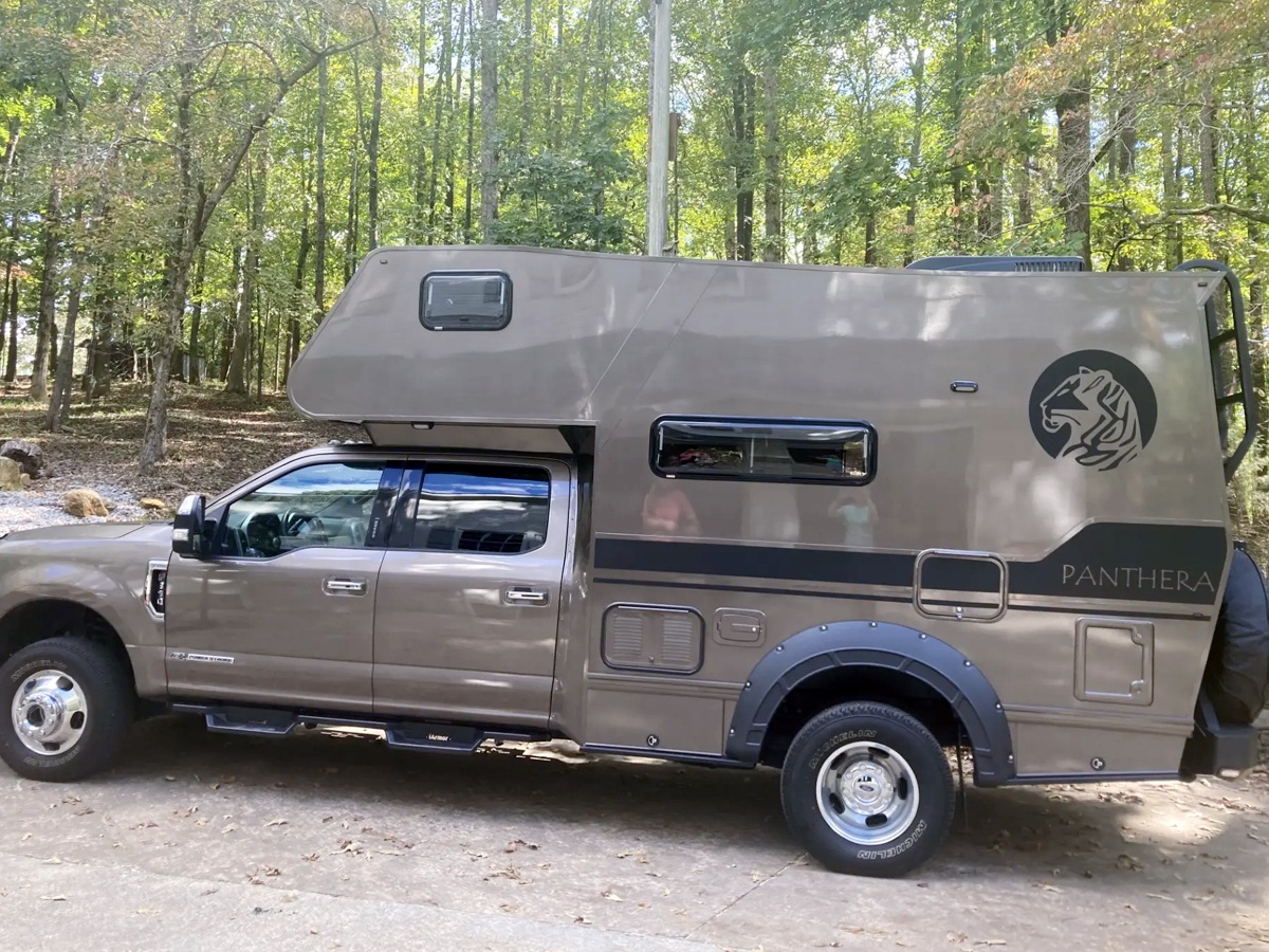 Fierce_20Ford_20Super_20Duty_20Camper_20Truck1_20_282_29.jpg 11