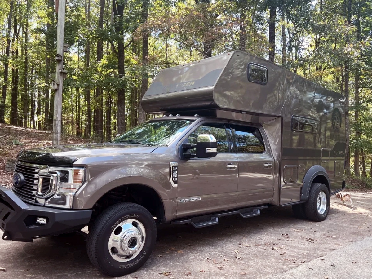 Fierce_20Ford_20Super_20Duty_20Camper_20Truck1_20_287_29.jpg 7