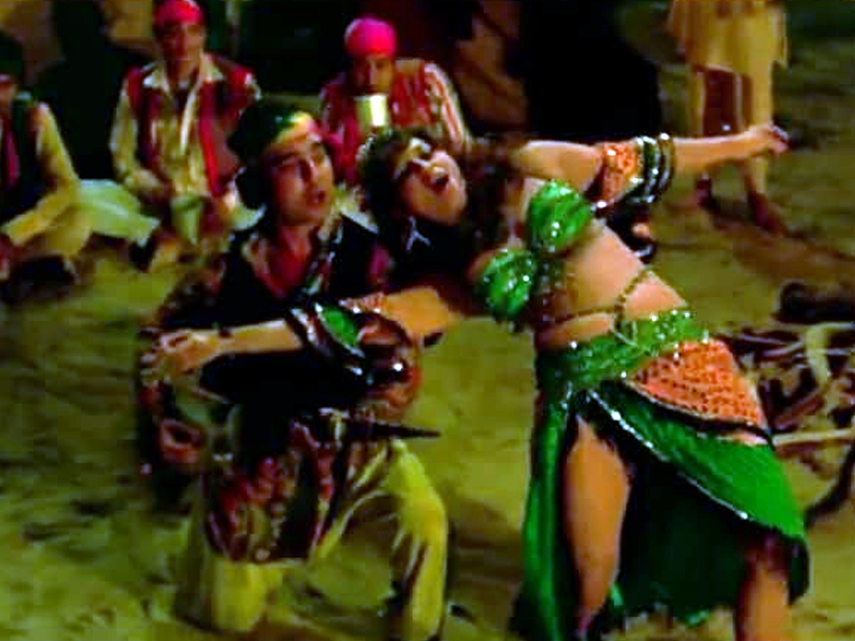 Sholay_20movie_20rare_20pics1_20_2814_29.jpg 19