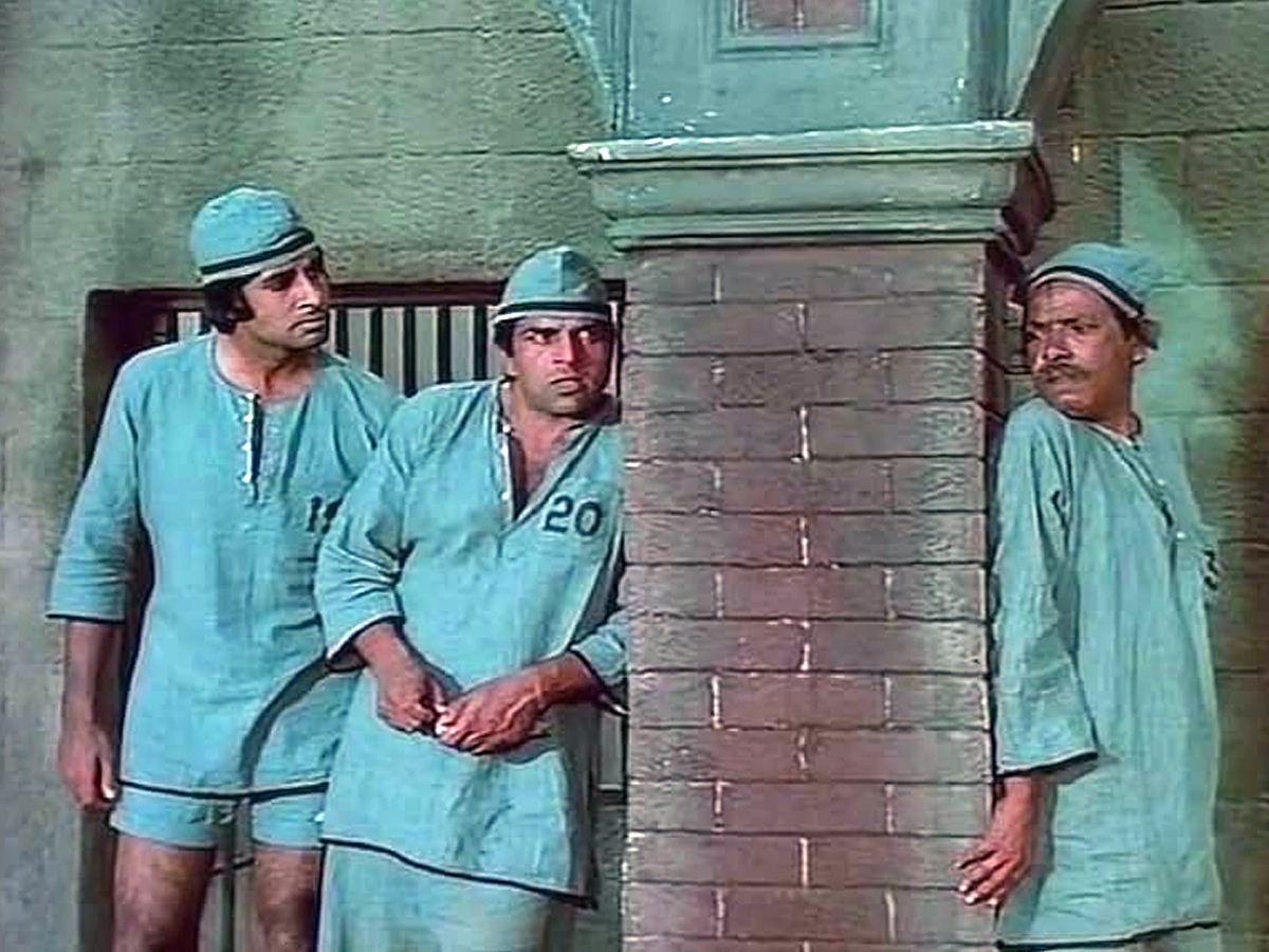 Sholay_20movie_20rare_20pics1_20_2817_29.jpg 15