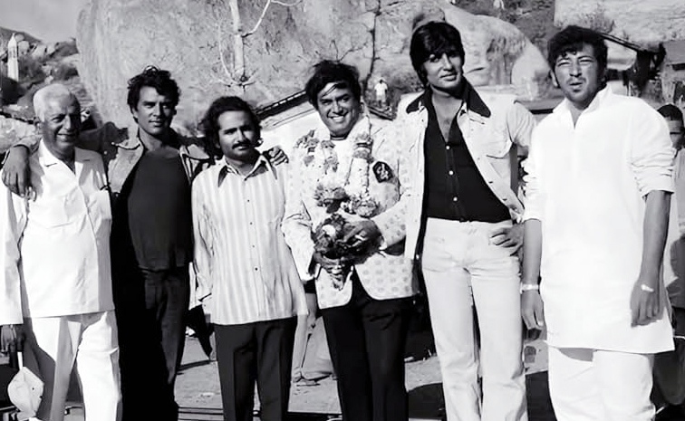 Sholay_20movie_20rare_20pics1_20_2823_29.jpg 23