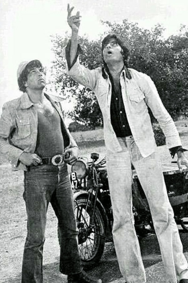 Sholay_20movie_20rare_20pics1_20_282_29.jpg 11