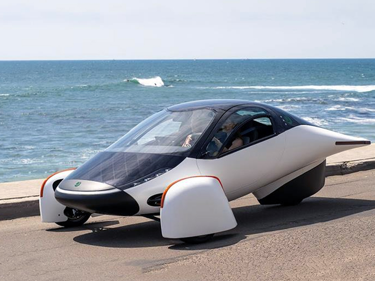 Aptera_20solar-powered_20car10.jpg 11