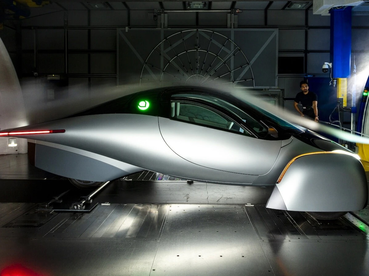 Aptera_20solar-powered_20car14.jpg 15