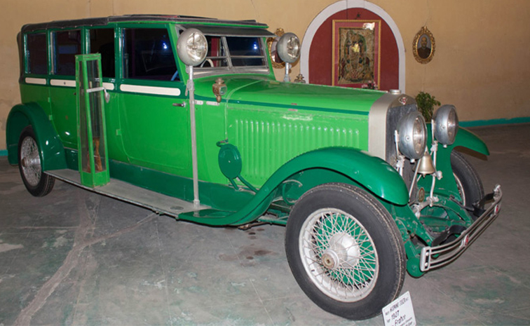 Dastan_20Auto_20World_20Car_20Museum_20jpg.jpg