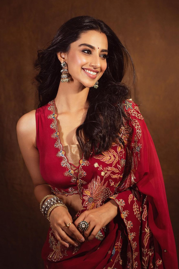 Meenaakshi-Chaudhary-12.jpg 14