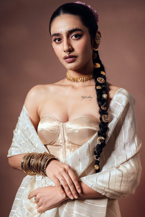 Priya_20prakash_20hot_20photos11.jpg 12