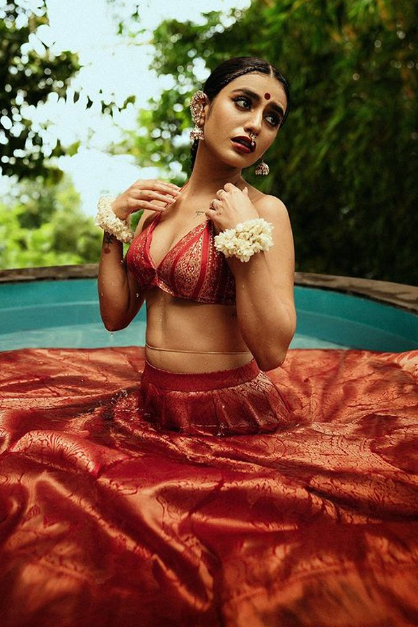 Priya_20prakash_20hot_20photos6.jpg 7