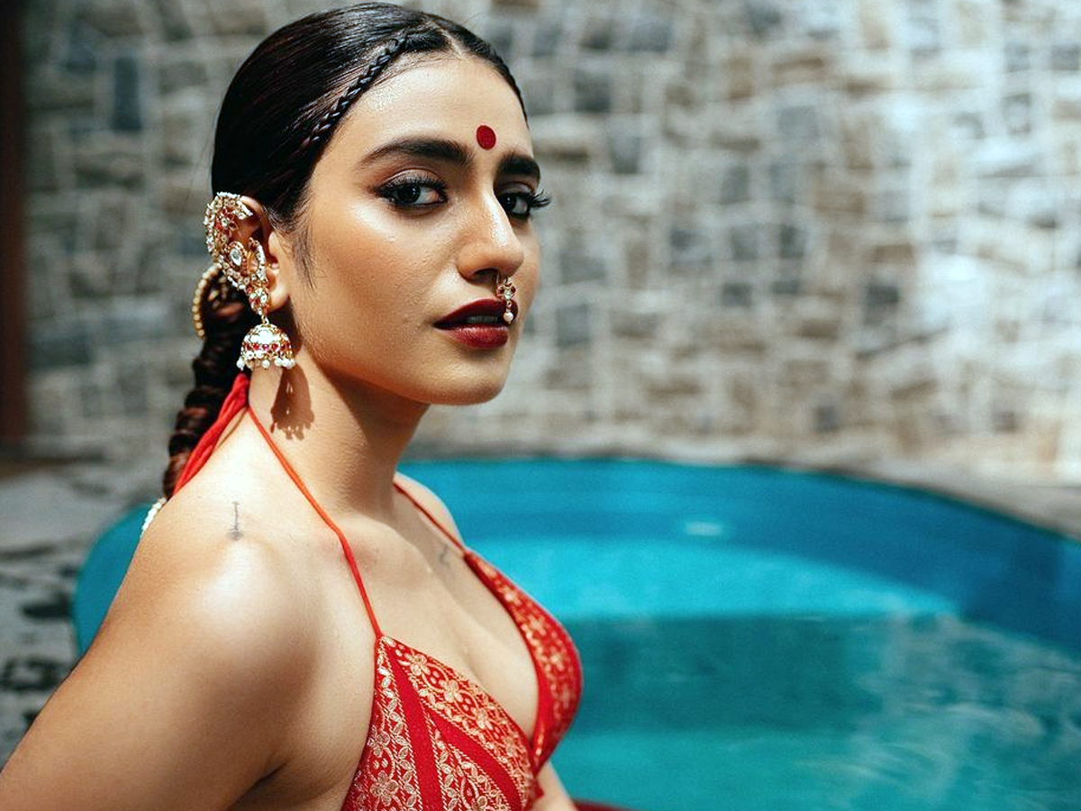 Priya_20prakash_20hot_20photos8.jpg 9