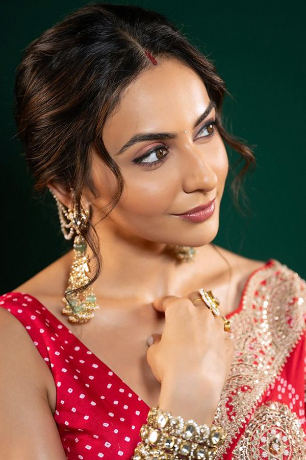 Rakulpreet_20singh13_0.jpg 12