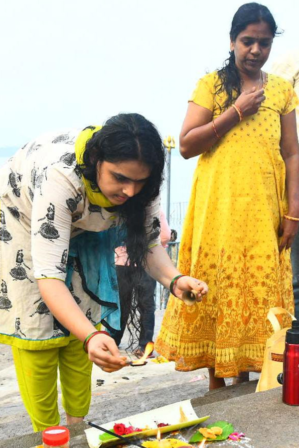 Vijayawada-Punnami-Ghat-3.jpg 4
