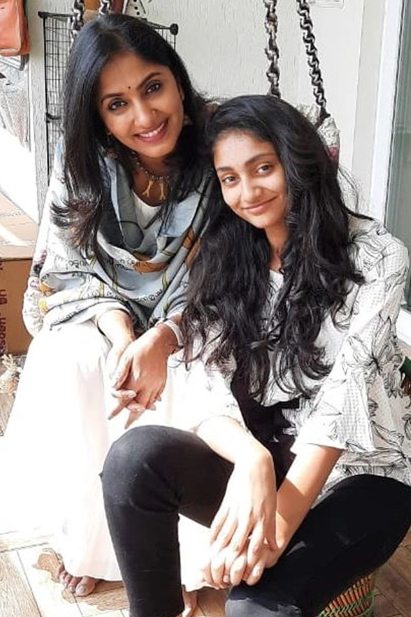 Anchor_Jhansi-Daughter-2.jpg 3