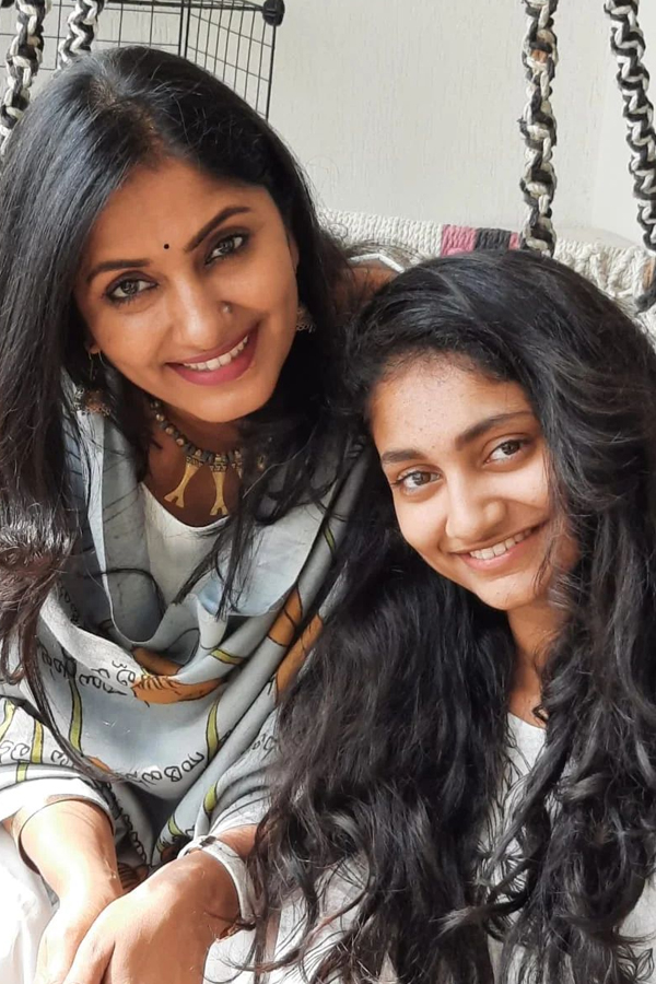 Anchor_Jhansi-Daughter-4.jpg 5