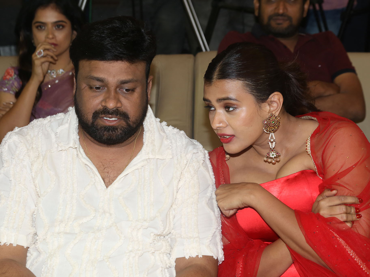 Dhoom_20Dhaam_20Pre_20Release_20Event_20Photos__200.jpg 1